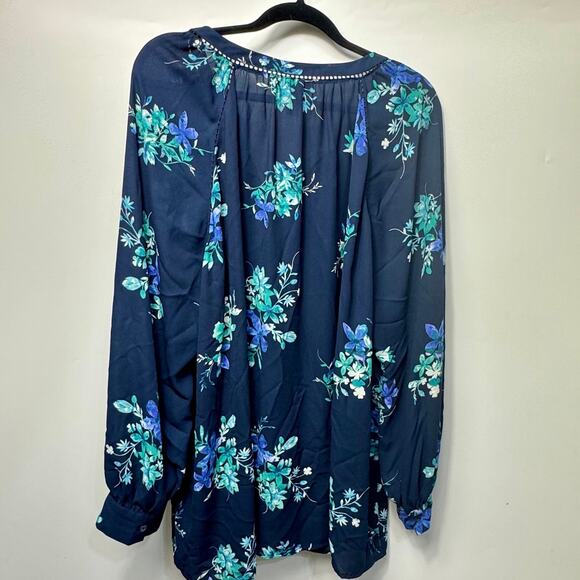 Ava & Viv Women's Navy Blue Floral Semi Sheer Button Down Shirt Size 4X - Picture 2 of 10